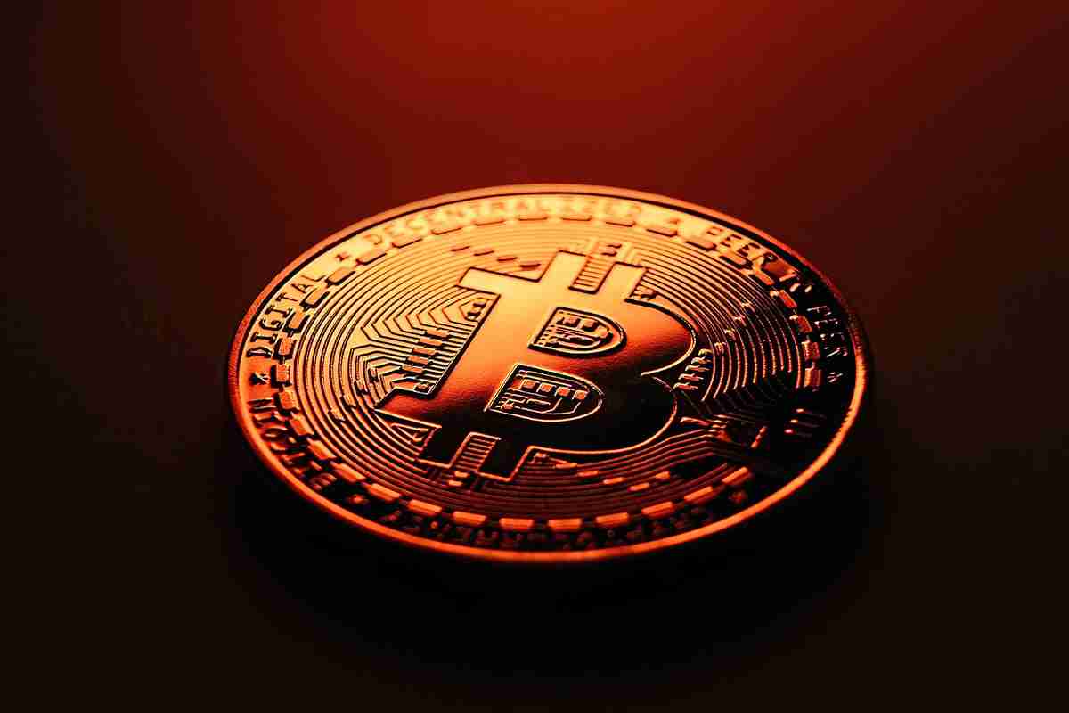 罗伯特·基亚萨基（Robert Kiyosaki）解释了为什么他一贯投资比特币（BTC）